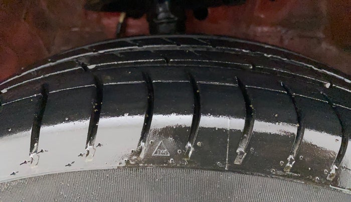 2013 Maruti Ritz VXI, Petrol, Manual, 54,985 km, Right Front Tyre Tread