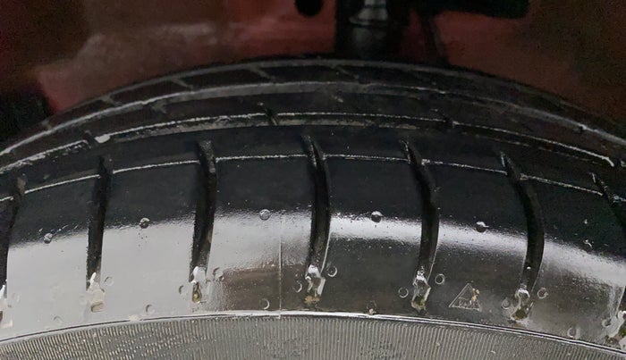 2013 Maruti Ritz VXI, Petrol, Manual, 54,985 km, Left Front Tyre Tread