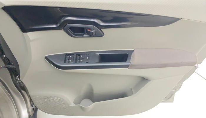 2016 Mahindra Kuv100 K8 6 STR, Petrol, Manual, 35,735 km, Driver Side Door Panels Control