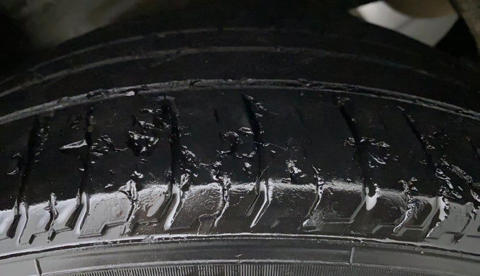 2021 Hyundai NEW I20 ASTA (O) 1.5 CRDI MT, Diesel, Manual, 27,412 km, Left Rear Tyre Tread