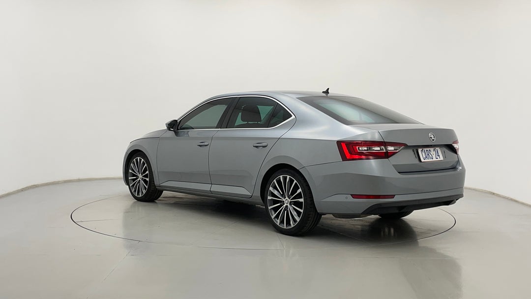 Left Back Diagonal (45- Degree) View