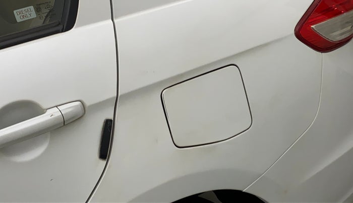 2014 Maruti Ciaz VDI, Diesel, Manual, 60,741 km, Left quarter panel - Paint has minor damage