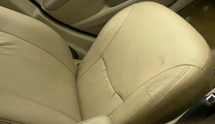 2014 Maruti Ciaz VDI, Diesel, Manual, 60,741 km, Front left seat (passenger seat) - Cover slightly torn