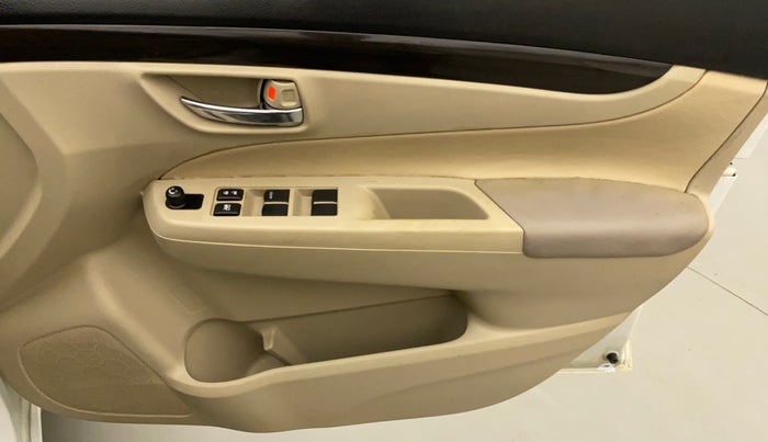 2014 Maruti Ciaz VDI, Diesel, Manual, 60,741 km, Driver Side Door Panels Control