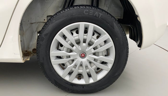 2016 Honda Jazz 1.2L I-VTEC E, Petrol, Manual, 1,09,742 km, Left Rear Wheel