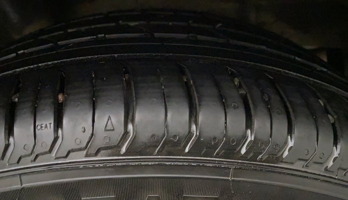 2022 Hyundai NEW I20 ASTA (O) 1.2 MT, Petrol, Manual, 3,271 km, Right Front Tyre Tread