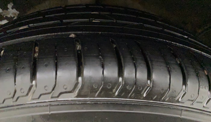 2022 Hyundai NEW I20 ASTA (O) 1.2 MT, Petrol, Manual, 3,271 km, Left Front Tyre Tread