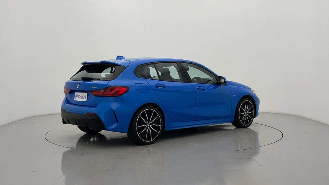 Right Back Diagonal (45- Degree) View