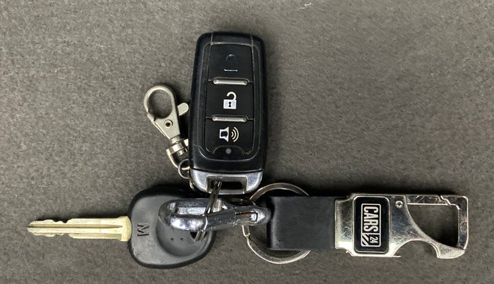 2015 Hyundai i10 MAGNA 1.1 IRDE2, Petrol, Manual, 27,819 km, Key Close Up
