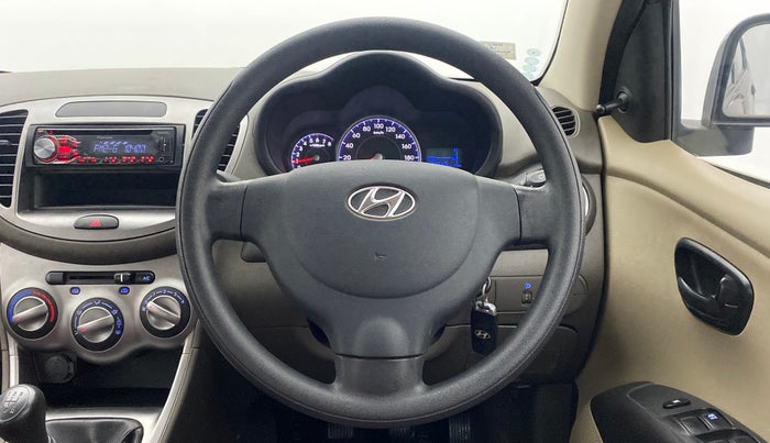 2015 Hyundai i10 MAGNA 1.1 IRDE2, Petrol, Manual, 27,819 km, Steering Wheel Close Up