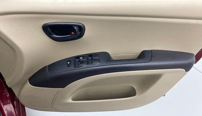 2015 Hyundai i10 MAGNA 1.1 IRDE2, Petrol, Manual, 27,819 km, Driver Side Door Panels Control
