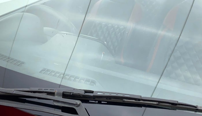 2017 Renault Kwid RXL 0.8 EDITION, Petrol, Manual, 16,315 km, Front windshield - Minor spot on windshield