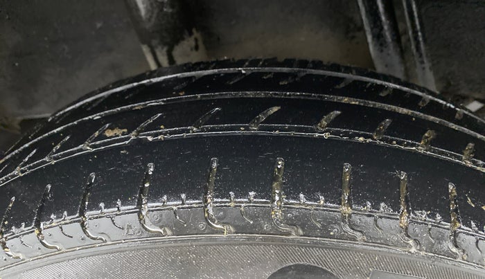 2016 Datsun Redi Go T (O), Petrol, Manual, 34,271 km, Right Rear Tyre Tread