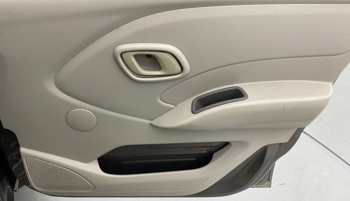2016 Datsun Redi Go T (O), Petrol, Manual, 34,271 km, Driver Side Door Panels Control