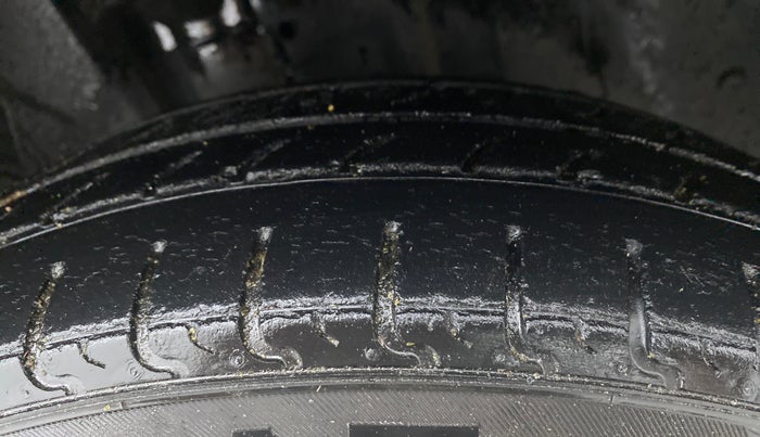 2016 Datsun Redi Go T (O), Petrol, Manual, 34,271 km, Right Front Tyre Tread