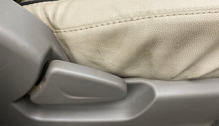 2016 Datsun Redi Go T (O), Petrol, Manual, 34,271 km, Driver Side Adjustment Panel