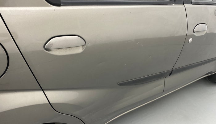 2016 Datsun Redi Go T (O), Petrol, Manual, 34,271 km, Right rear door - Minor scratches