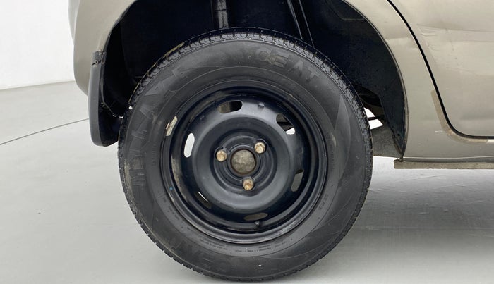2016 Datsun Redi Go T (O), Petrol, Manual, 34,271 km, Right Rear Wheel