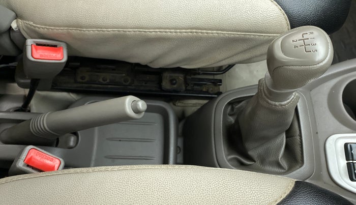 2016 Datsun Redi Go T (O), Petrol, Manual, 34,271 km, Gear Lever