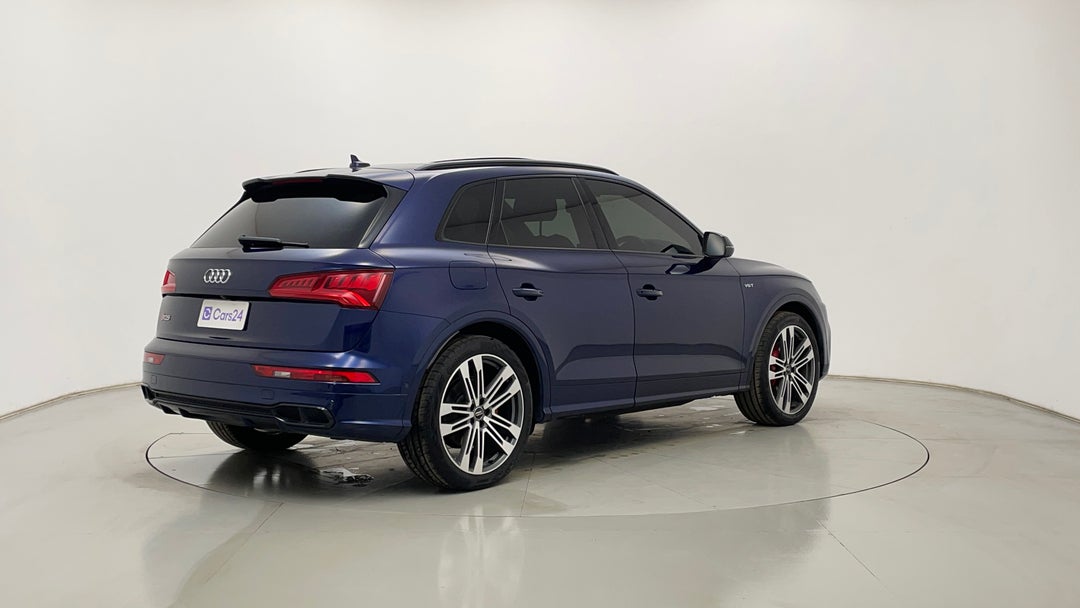 Right Back Diagonal (45- Degree) View