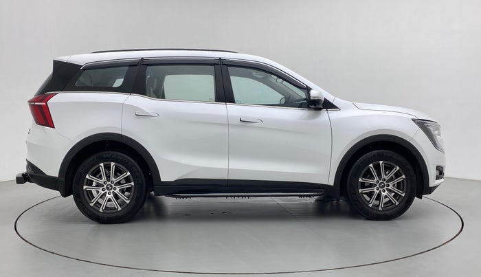2022 Mahindra XUV700 AX 7 LUXURY P AT 7 STR, Petrol, Automatic, 6,835 km, Right Side View
