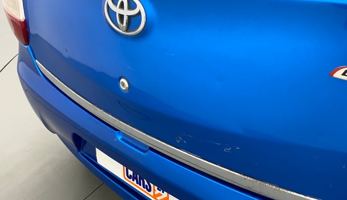 2016 Toyota Etios Liva LE PETROL, Petrol, Manual, 1,20,134 km, Dicky (Boot door) - Slightly dented