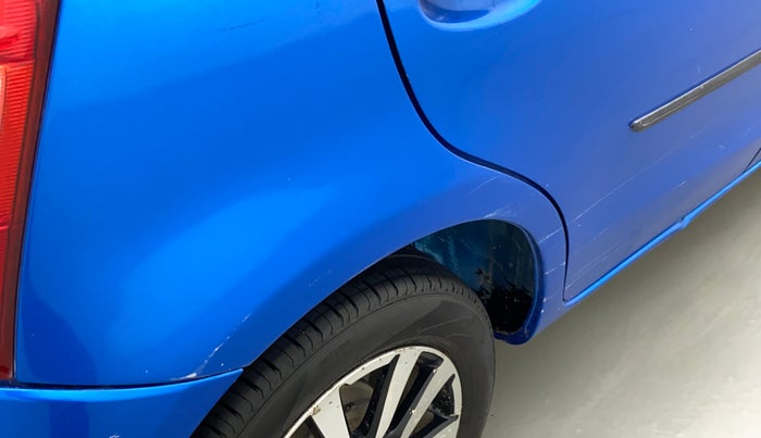 2016 Toyota Etios Liva LE PETROL, Petrol, Manual, 1,20,134 km, Right quarter panel - Minor scratches