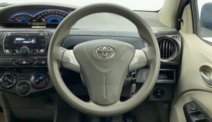 2016 Toyota Etios Liva LE PETROL, Petrol, Manual, 1,20,134 km, Steering Wheel Close Up