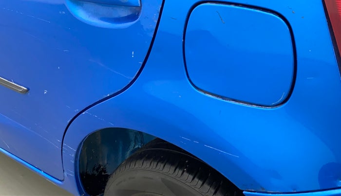 2016 Toyota Etios Liva LE PETROL, Petrol, Manual, 1,20,134 km, Left quarter panel - Minor scratches