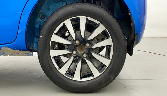 2016 Toyota Etios Liva LE PETROL, Petrol, Manual, 1,20,134 km, Left Rear Wheel