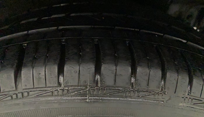 2014 Hyundai Xcent S (O) 1.2, Petrol, Manual, 27,003 km, Left Rear Tyre Tread