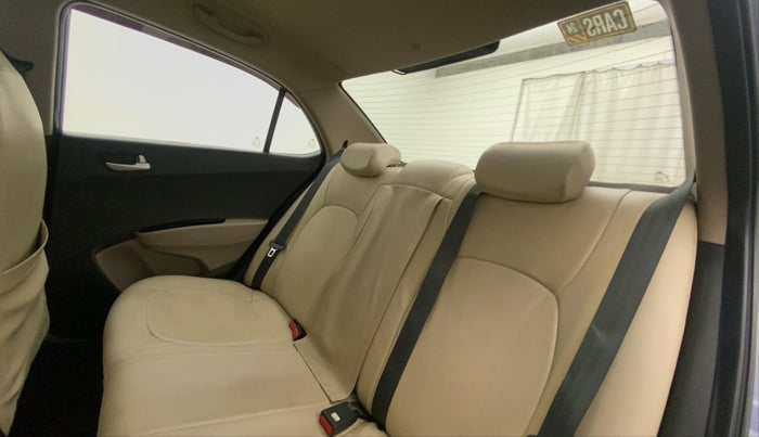 2014 Hyundai Xcent S (O) 1.2, Petrol, Manual, 27,003 km, Right Side Rear Door Cabin