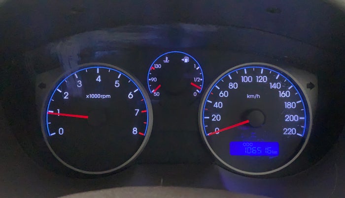 2010 Hyundai i20 ASTA 1.2, Petrol, Manual, 1,06,757 km, Odometer Image