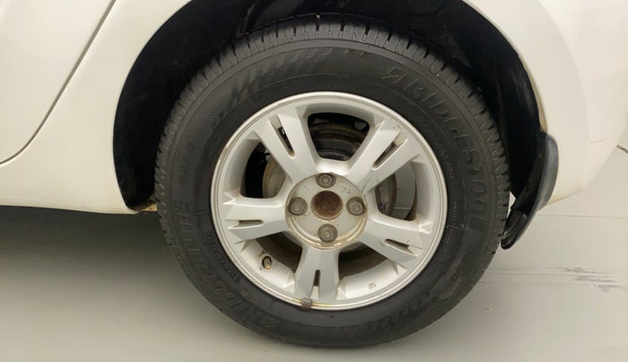 2010 Hyundai i20 ASTA 1.2, Petrol, Manual, 1,06,757 km, Left Rear Wheel