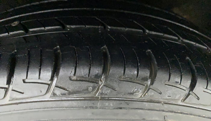 2016 Maruti Baleno DELTA 1.2 K12, Petrol, Manual, 23,598 km, Left Rear Tyre Tread
