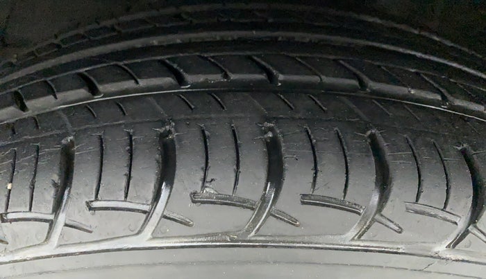 2016 Maruti Baleno DELTA 1.2 K12, Petrol, Manual, 23,598 km, Left Front Tyre Tread
