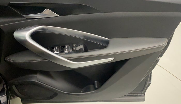 2019 MG HECTOR SHARP 1.5 DCT PETROL, Petrol, Automatic, 24,656 km, Driver Side Door Panels Control