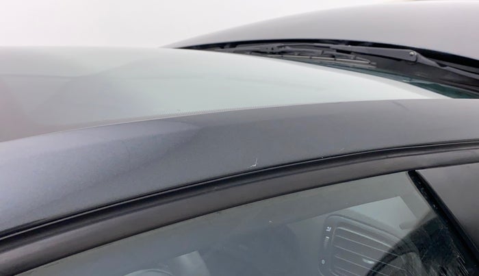 2017 Volkswagen Ameo TRENDLINE 1.5L, Diesel, Manual, 92,987 km, Right A pillar - Paint is slightly faded
