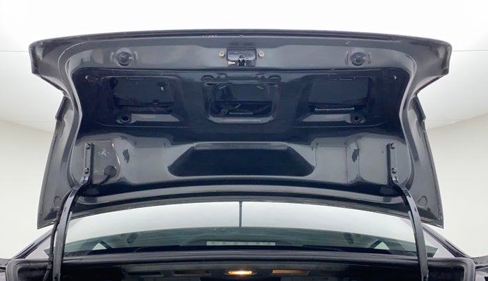 2017 Volkswagen Ameo TRENDLINE 1.5L, Diesel, Manual, 92,987 km, Boot Door Open