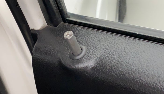 2020 Maruti Alto LXI OPT CNG, CNG, Manual, 84,644 km, Lock system - Door lock knob has minor damage