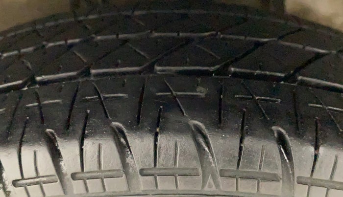 2020 Maruti Alto LXI OPT CNG, CNG, Manual, 84,644 km, Left Front Tyre Tread