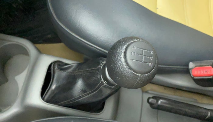 2014 Maruti Alto K10 VXI, Petrol, Manual, 97,487 km, Gear lever - Boot Cover minor damage