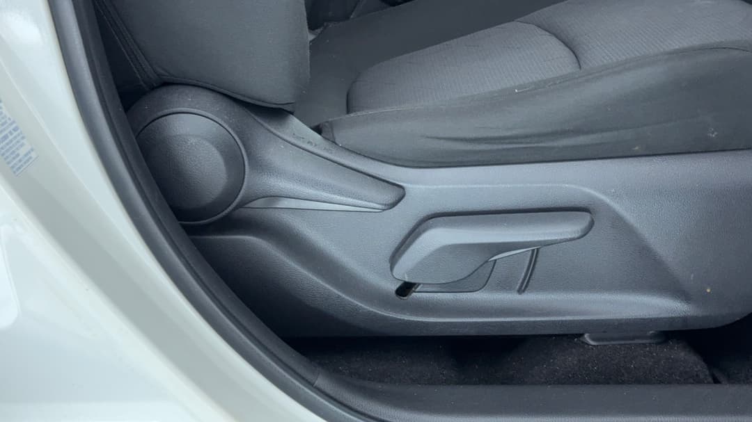 2020 Toyota RAV4 Gxl (AWD) Hybrid, Automatic, 122689 km, Drivers Side Adjustment Panel