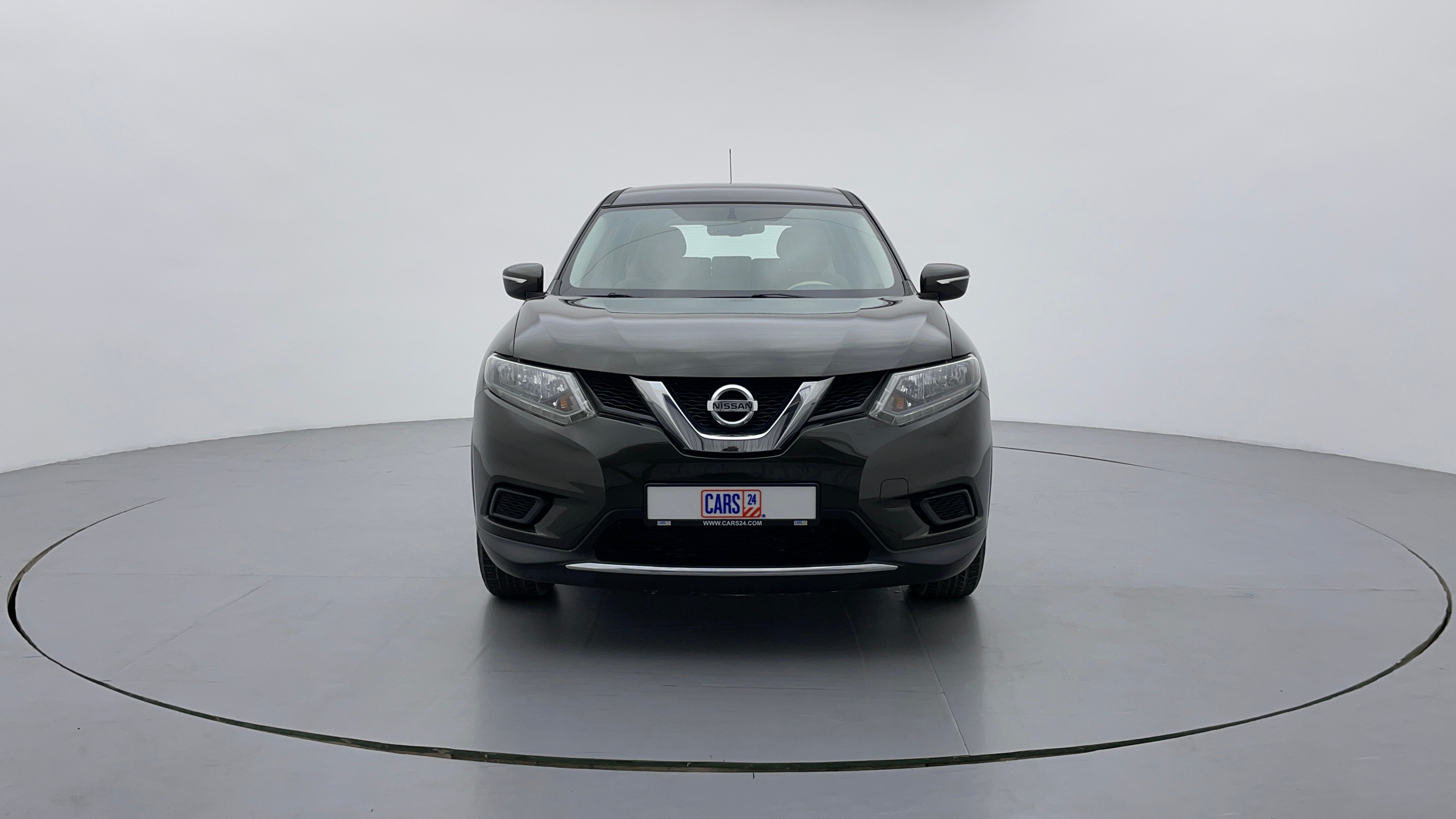 Nissan X-Trail-Front View