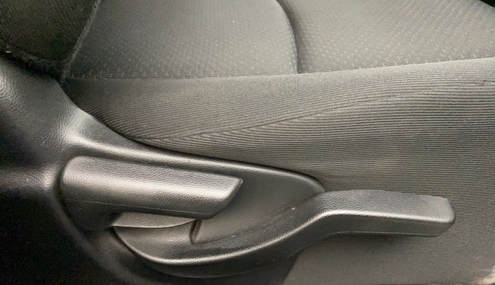 2017 Honda BR-V 1.5L I-VTEC S, Petrol, Manual, 1,09,024 km, Driver Side Adjustment Panel
