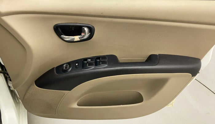 2012 Hyundai i10 MAGNA 1.2, Petrol, Manual, 64,445 km, Driver Side Door Panels Control