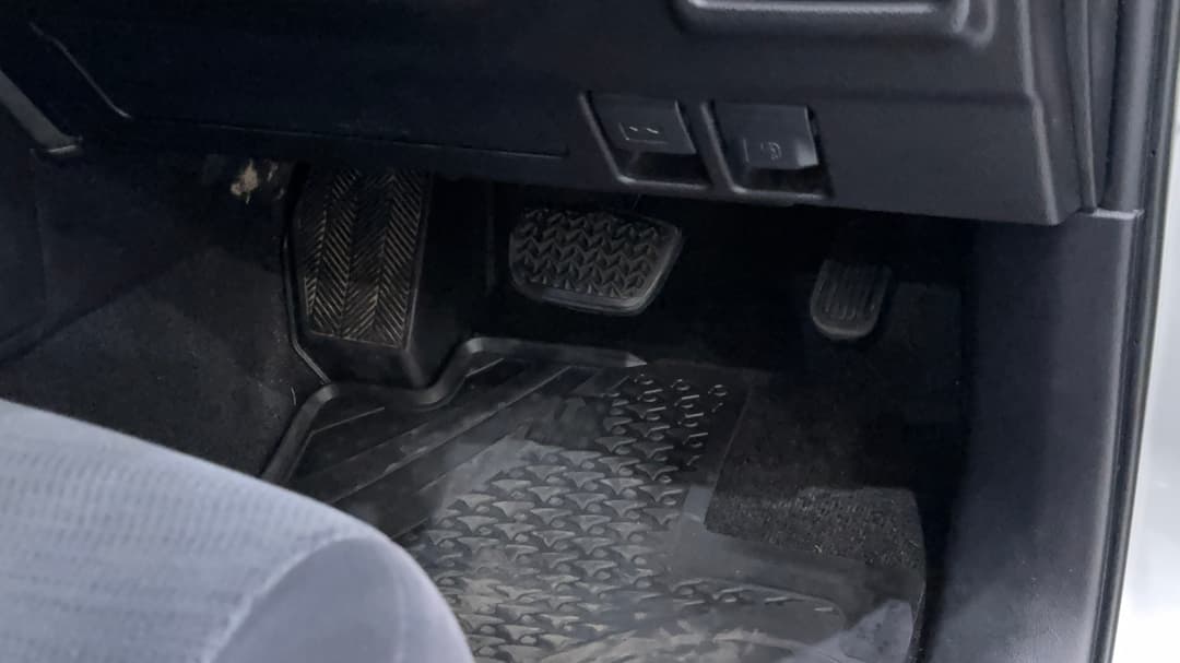 2021 Toyota Landcruiser Prado Gx, Automatic, 74111 km, Pedals and Footmat