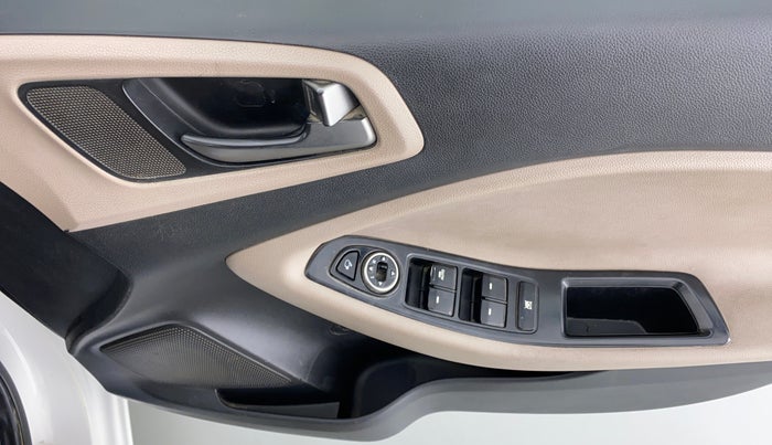 2015 Hyundai Elite i20 SPORTZ 1.4, Diesel, Manual, 65,795 km, Driver Side Door Panels Control