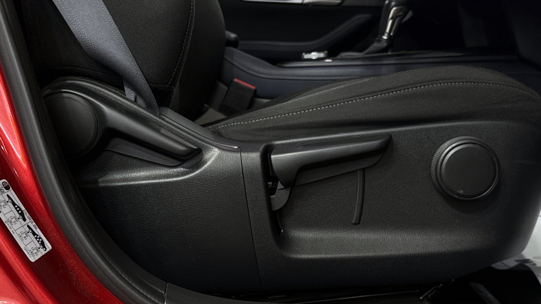 2021 Mazda CX-30 G20 Evolve (FWD), Automatic, 80122 km, Drivers Side Adjustment Panel