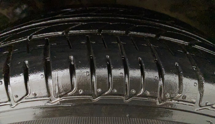 2016 Hyundai Elite i20 MAGNA 1.2, Petrol, Manual, 62,182 km, Left Front Tyre Tread